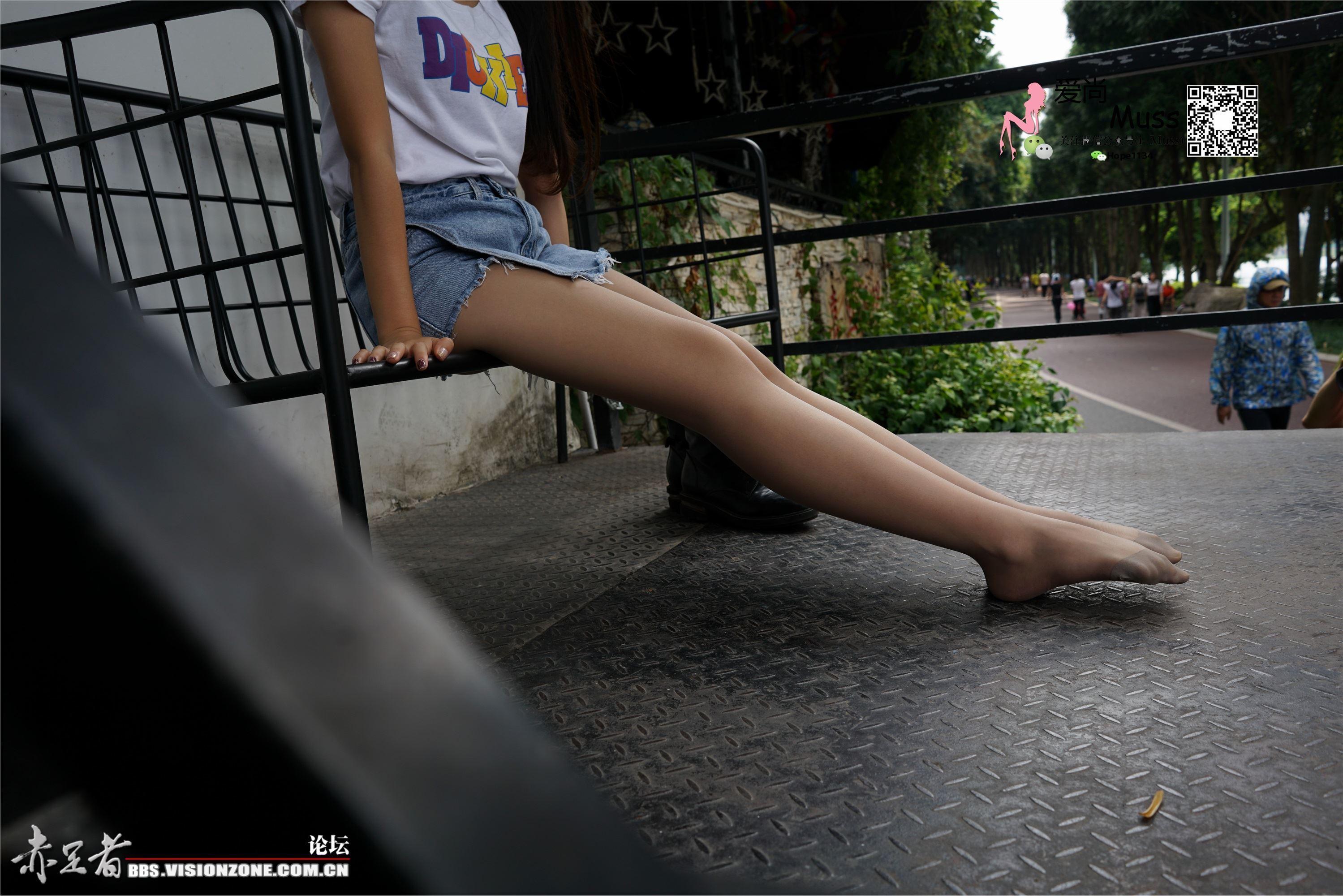 MussGirl慕丝女郎  NO.054 性格很好的大二礼仪模特小小带你上机车